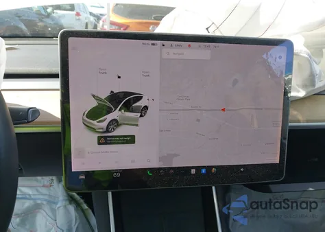 2020 Tesla Model Y Long Range Dual Motor All-Wheel Drive z USA, uszkodzony, nr VIN 5YJYGDEE2LF015390